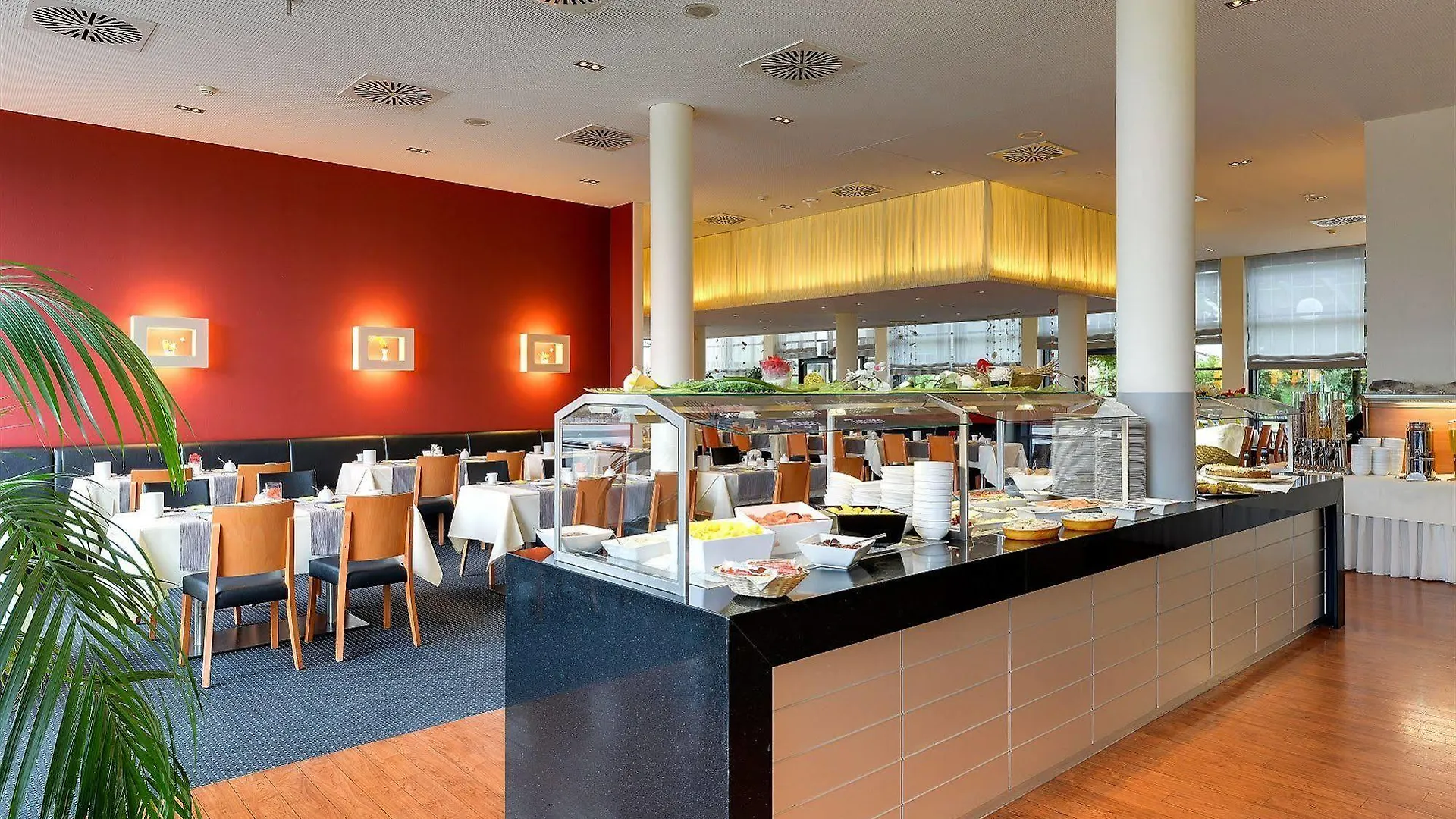 Novina Hotel Herzogenaurach Herzo-Base 4*,