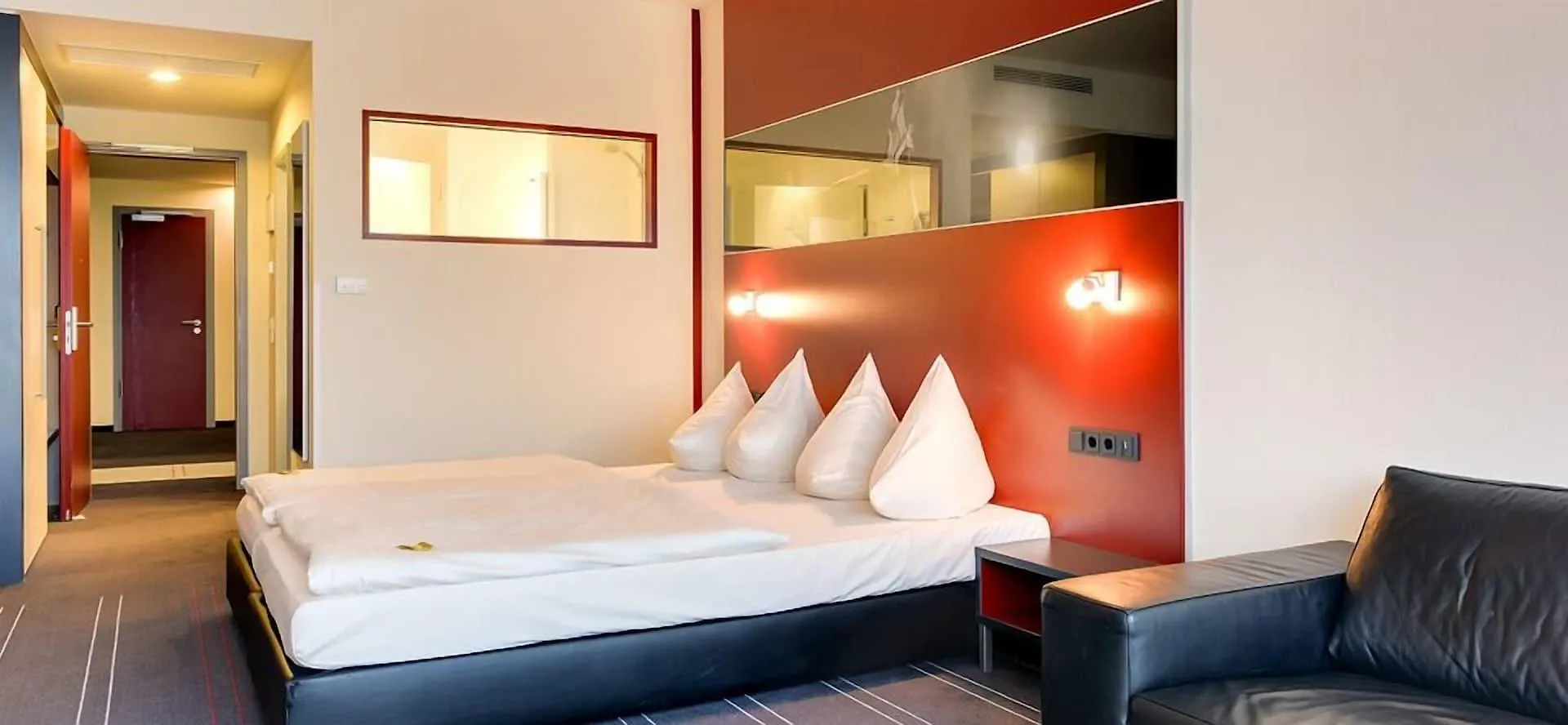 Novina Hotel Herzogenaurach Herzo-Base 4*,  Germania