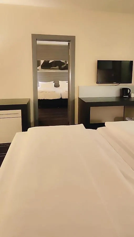 Novina Hotel Herzogenaurach Herzo-Base Germania
